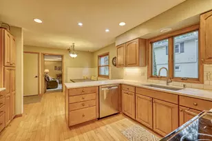7315 Voss Pkwy, Middleton, WI 53562 - Photo 9