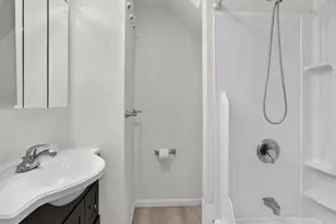1123 Emerald St, Madison, WI 53715 - Photo 17
