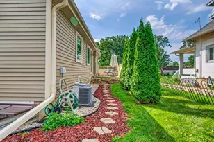 2004 Butler Ct, Middleton, WI 53562 - Photo 33