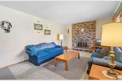 307 Meadowlark Circle, Deerfield, WI 53531 - Photo 3