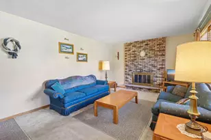 307 Meadowlark Cir, Deerfield, WI 53531 - Photo 3