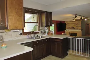522 Sussex Dr, Janesville, WI 53546 - Photo 9