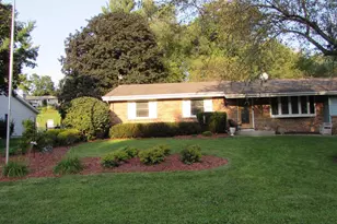 522 Sussex Dr, Janesville, WI 53546 - Photo 1