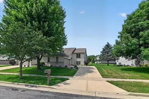 1028 Kettle Ct, Verona, WI 53593 - Photo 3