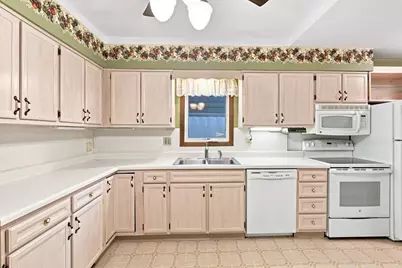 54 S Marquette Street, Madison, WI 53704 - Photo 3