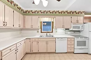 54 S Marquette St, Madison, WI 53704 - Photo 3