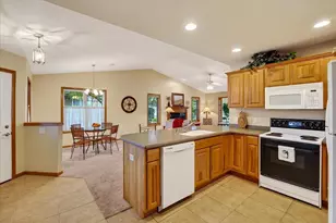 640 Springbrook Cir, DeForest, WI 53532 - Photo 21