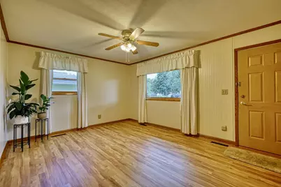 2012 S Terry Court, Beloit, WI 53511 - Photo 5