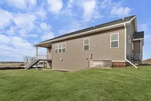 257 Hawks View Dr, Edgerton, WI 53534 - Photo 5