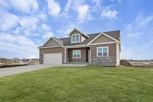 257 Hawks View Dr, Edgerton, WI 53534 - Photo 3