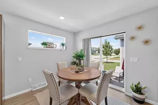9318 Highland Gate Way, Madison, WI 53593 - Photo 7