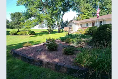 6830 W Saint Lawrence Avenue, Beloit, WI 53511 - Photo 15