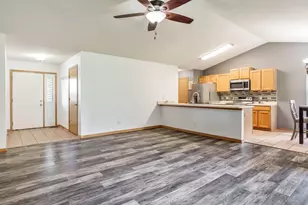 644 N Tratt St, Whitewater, WI 53190 - Photo 15