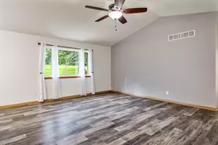 644 N Tratt St, Whitewater, WI 53190 - Photo 13