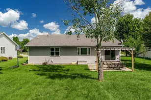 644 N Tratt St, Whitewater, WI 53190 - Photo 7