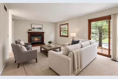 301 Williamsburg Way Court, Fitchburg, WI 53719 - Photo 3