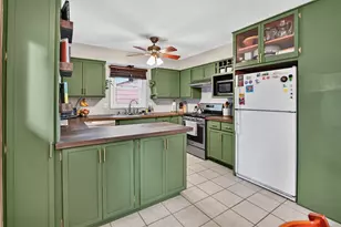 929 Ring St, Sun Prairie, WI 53590 - Photo 3