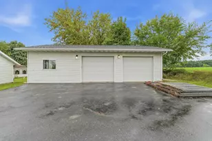 N1911 Hilltop Rd, Markesan, WI 53946 - Photo 7