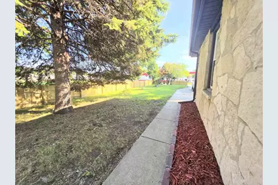 7400 W Villard Avenue, Milwaukee, WI 53218 - Photo 13