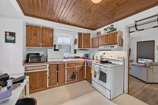 409 Stang St, Madison, WI 53704 - Photo 9