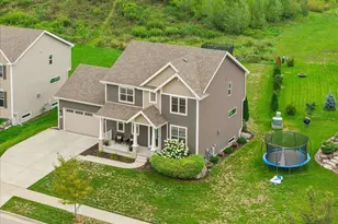 5477 N Peninsula Wy, Mcfarland, WI 53558 - Photo 3