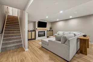 5477 N Peninsula Wy, Mcfarland, WI 53558 - Photo 35