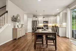 5477 N Peninsula Wy, Mcfarland, WI 53558 - Photo 7
