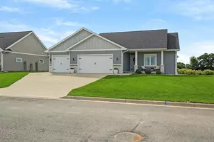 727 Badger Dr, Janesville, WI 53536 - Photo 53