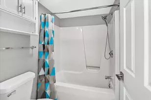 539 D'onofrio Dr, Madison, WI 53719 - Photo 9
