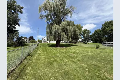 519 N Main Street, Fall River, WI 53932 - Photo 33