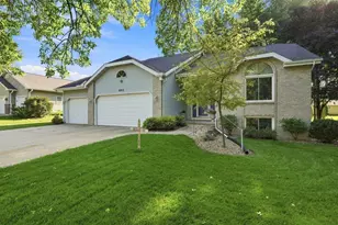 893 Chalfont Dr, Sun Prairie, WI 53590 - Photo 1