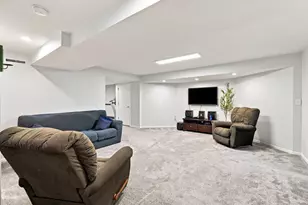 893 Chalfont Dr, Sun Prairie, WI 53590 - Photo 29