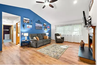 893 Chalfont Drive, Sun Prairie, WI 53590 - Photo 3
