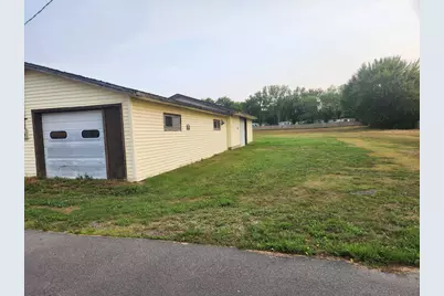 209 E 25th Street, Marshfield, WI 54449 - Photo 3