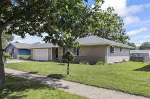 1325 W Conde St, Janesville, WI 53546 - Photo 3