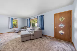 717 Cloute St, Fort Atkinson, WI 53538 - Photo 5