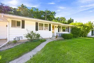 717 Cloute St, Fort Atkinson, WI 53538 - Photo 3