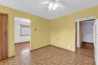 4418 Kentucky Avenue, Milwaukee, WI 53221 - Photo 11