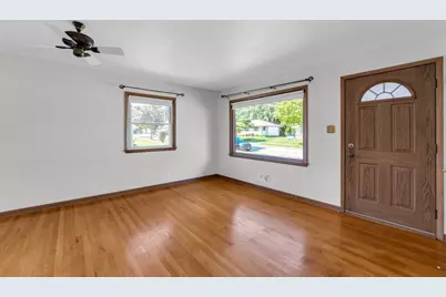 4418 Kentucky Avenue, Milwaukee, WI 53221 - Photo 3