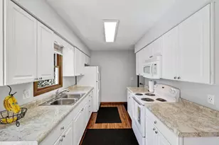 1335 Johnson St, Stoughton, WI 53589 - Photo 21