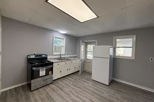 934 E Garden St, Freeport, IL 61032 - Photo 7