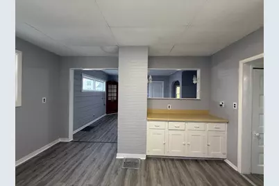 934 E Garden Street, Freeport, IL 61032 - Photo 5