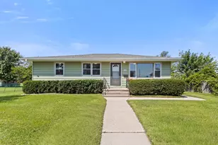 221 Washington St, Portage, WI 53901 - Photo 1