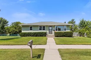 221 Washington St, Portage, WI 53901 - Photo 31