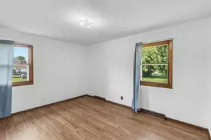 221 Washington St, Portage, WI 53901 - Photo 9