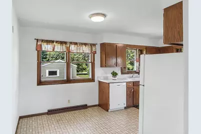 221 Washington Street, Portage, WI 53901 - Photo 15
