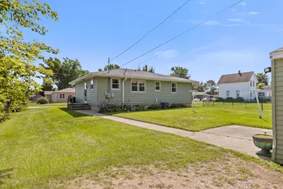 221 Washington Street, Portage, WI 53901 - Photo 27