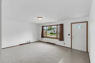 221 Washington St, Portage, WI 53901 - Photo 5