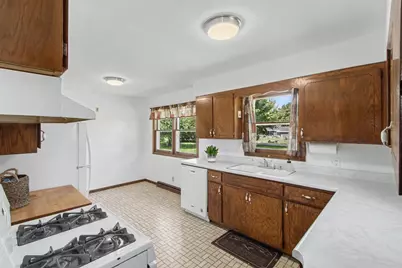 221 Washington Street, Portage, WI 53901 - Photo 17