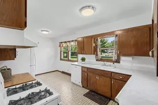 221 Washington St, Portage, WI 53901 - Photo 17